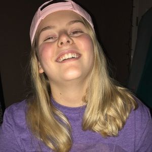 Meet your Posher, Chloe